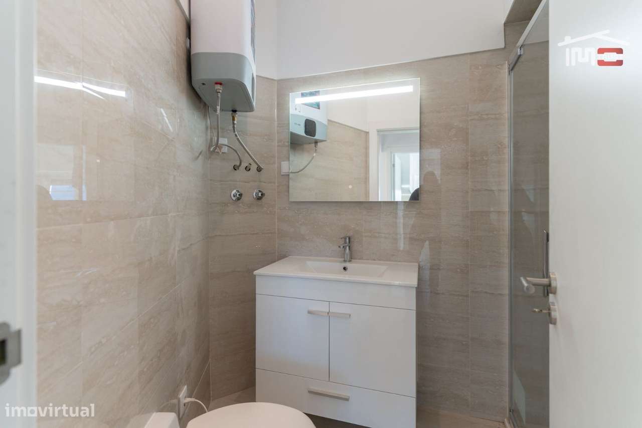 OPORTUNIDADE INVESTIMENTO - APARTAMENTO T4 CONVERTIDO EM T5 COM TER... - Grande imagem: 5/30