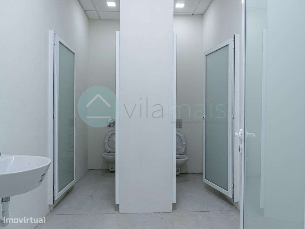 Armazém com 6 935m2 em Rebordosa-11