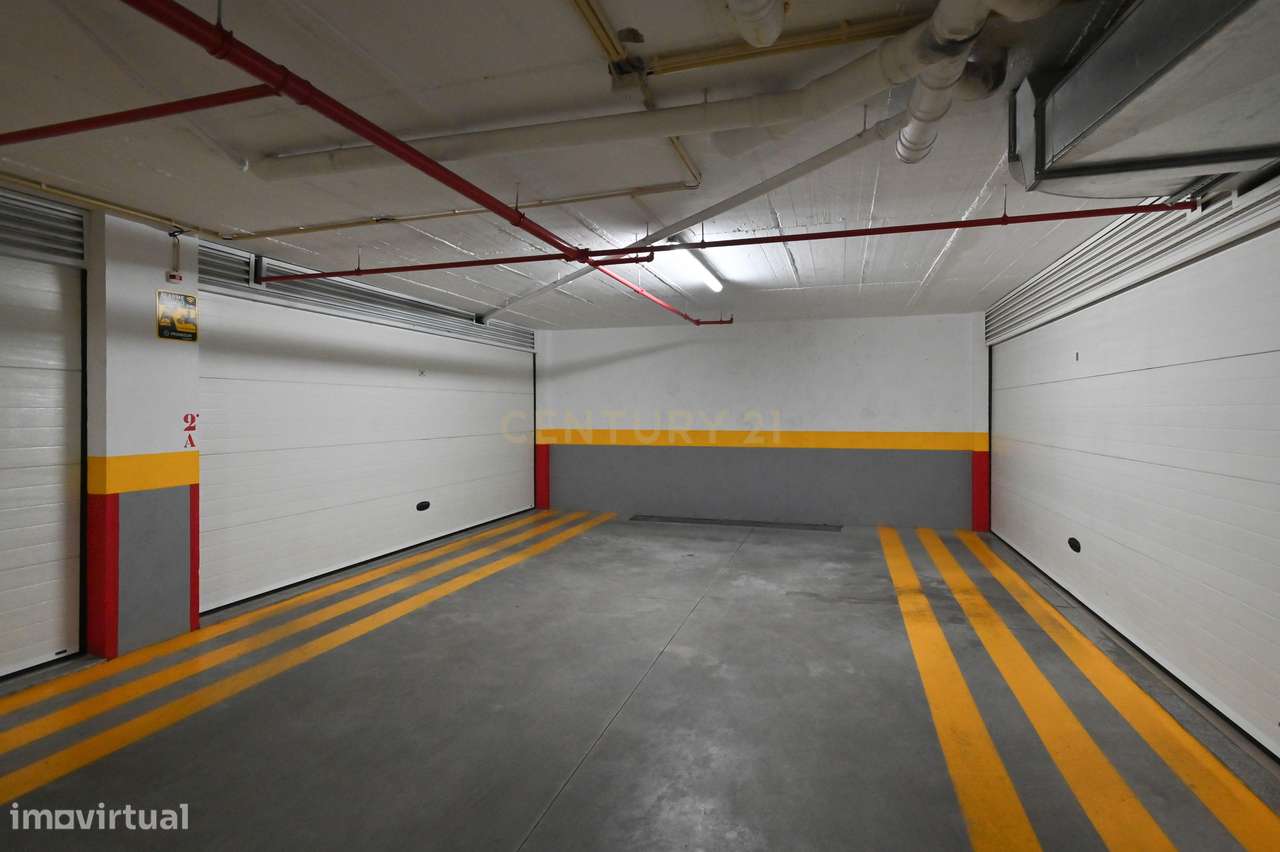 Apartamento T3 de Luxo com Box para 2 Carros — Quinta das Marianas, Pa-37