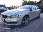 Volvo V60 D3 AWD Geartronic Momentum - 2