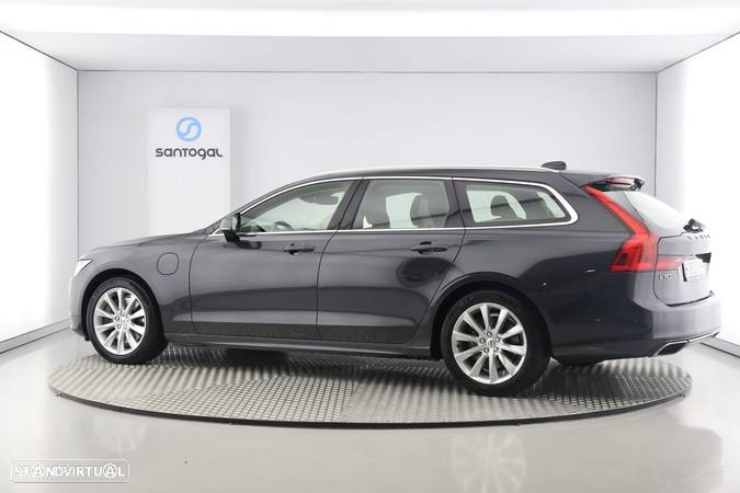 Volvo V90 2.0 T8 Momentum AWD Geartronic - 4