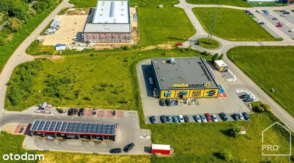 Teren inwestycyjny przy centrum handlowym Arena-12