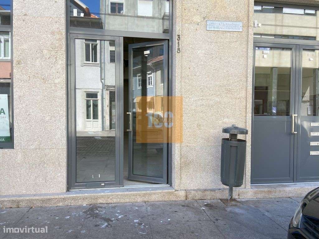 Loja na Rua Brito Capelo - Grande imagem: 5/22