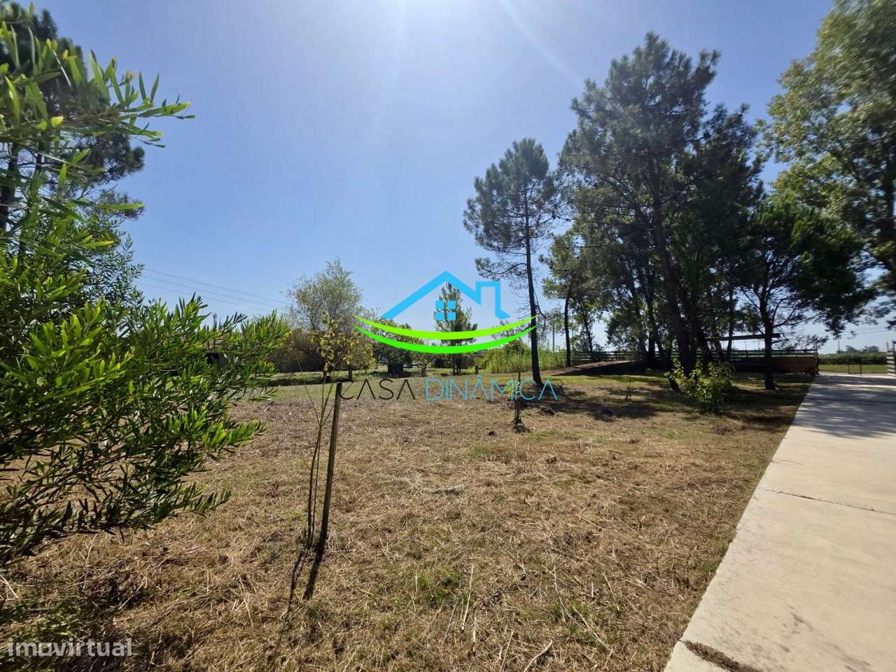 Terreno com 8.369 m², possibilidade de construção de 2 moradias-54