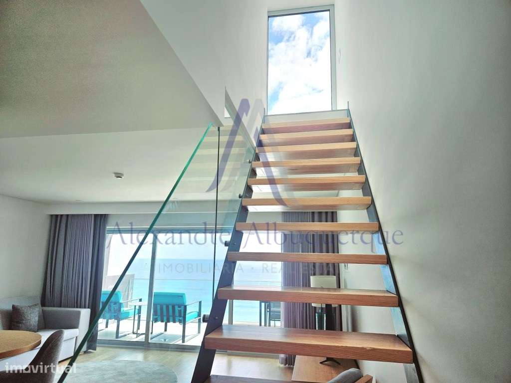 Apartamento T0 - Duplex na 1º linha da praia-4