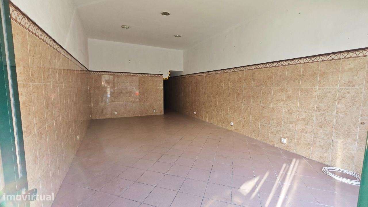 Loja R.Antero Quental - 66m2 + 100m2 logradouro - Porto - Grande imagem: 3/11