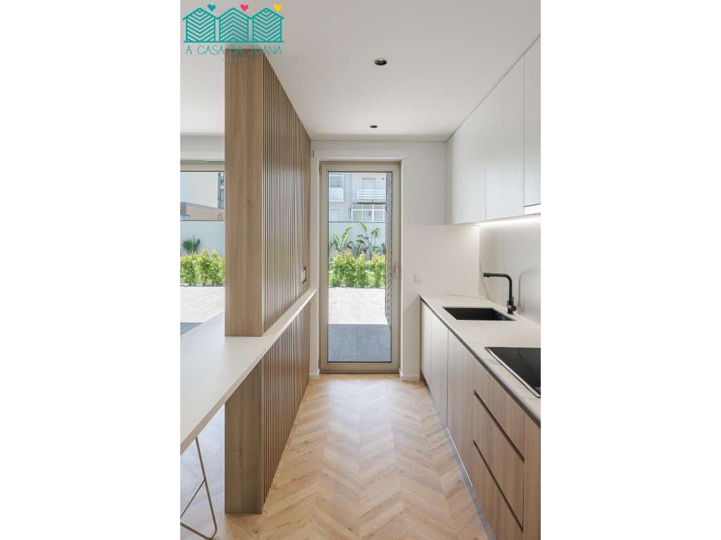 Apartamento T2 com Terraço na Praia da Barra-3