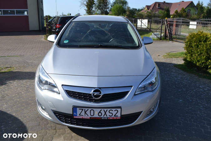 Opel Astra 1.4 ECOFLEX Design Edition - 2