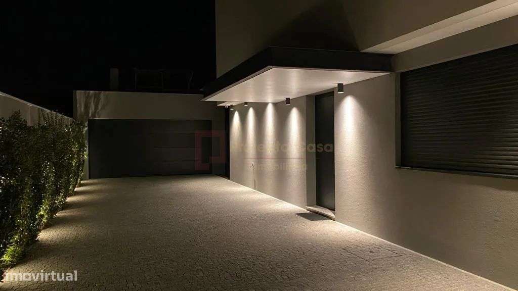 Moradia de Luxo com Piscina Aquecida Praia da Madalena-24