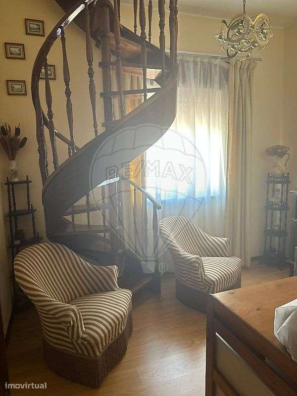 Moradia T4 para venda-17