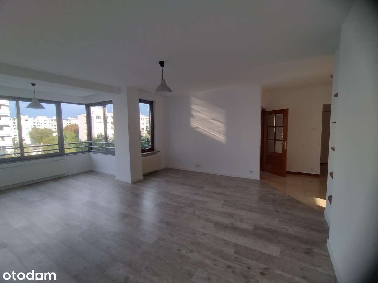 Przestronne 3-pokojowe mieszkanie z garażem - Pełny obrazek: 2/8