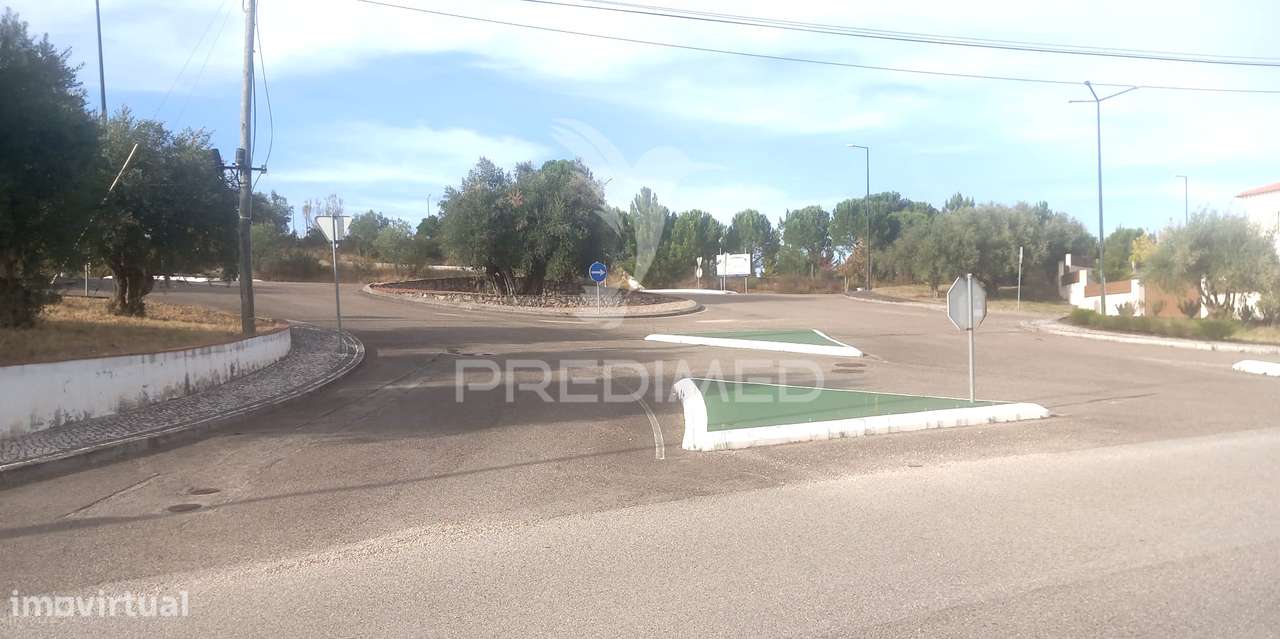 Moradia V4, em construção com piscina, Constância. - Grande imagem: 3/16