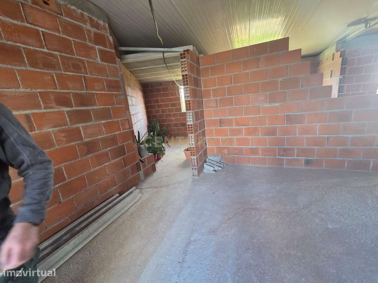 Moradia com Potencial de Ampliação para T4 em Lapa – Pombal.-8