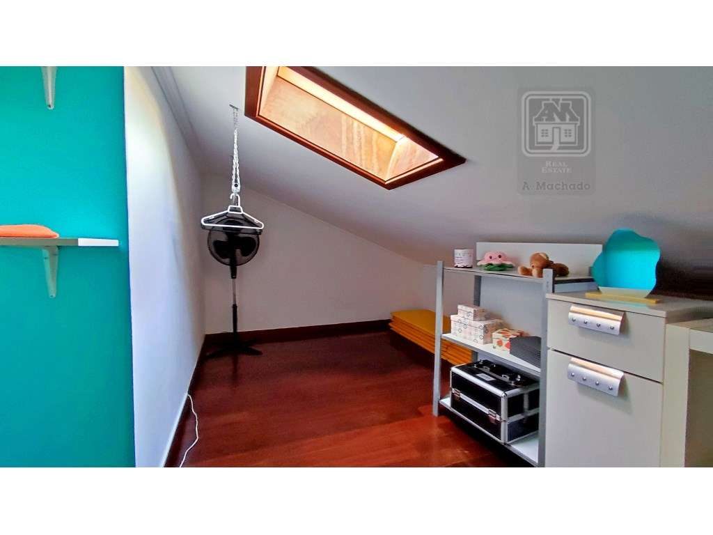 VENDA de MORADIA - VIVENDA com alojamento local e piscina - Fenais ...-42