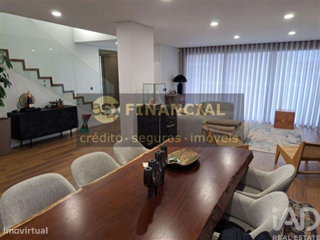 Moradia geminada T4 em Esmoriz de 400 m2 - Grande imagem: 2/21