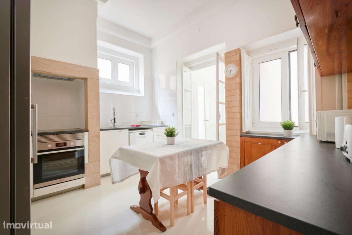 Quarto - localizado em Saldanha Lisbon - Grande imagem: 5/12