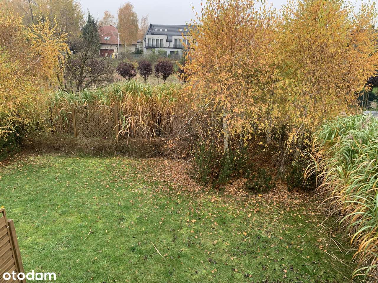 Nowoczesny wolnostojący dom z dużym ogrodem , garaż i parking - Pełny obrazek: 4/20