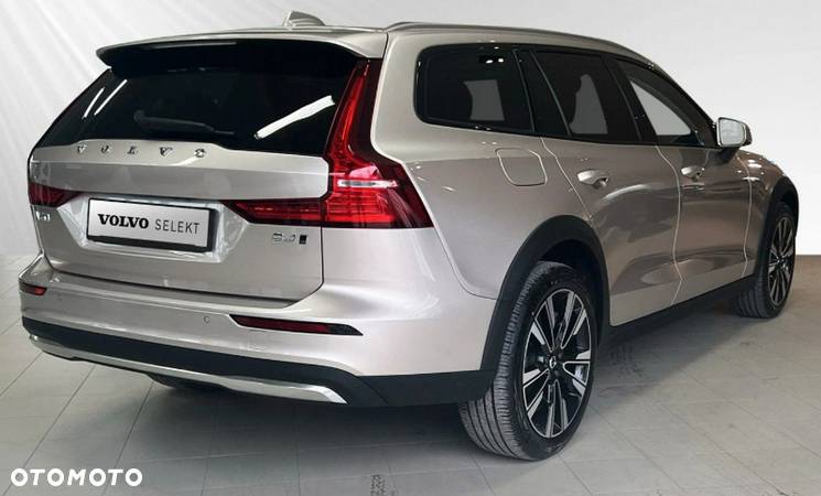 Volvo V60 Cross Country - 4