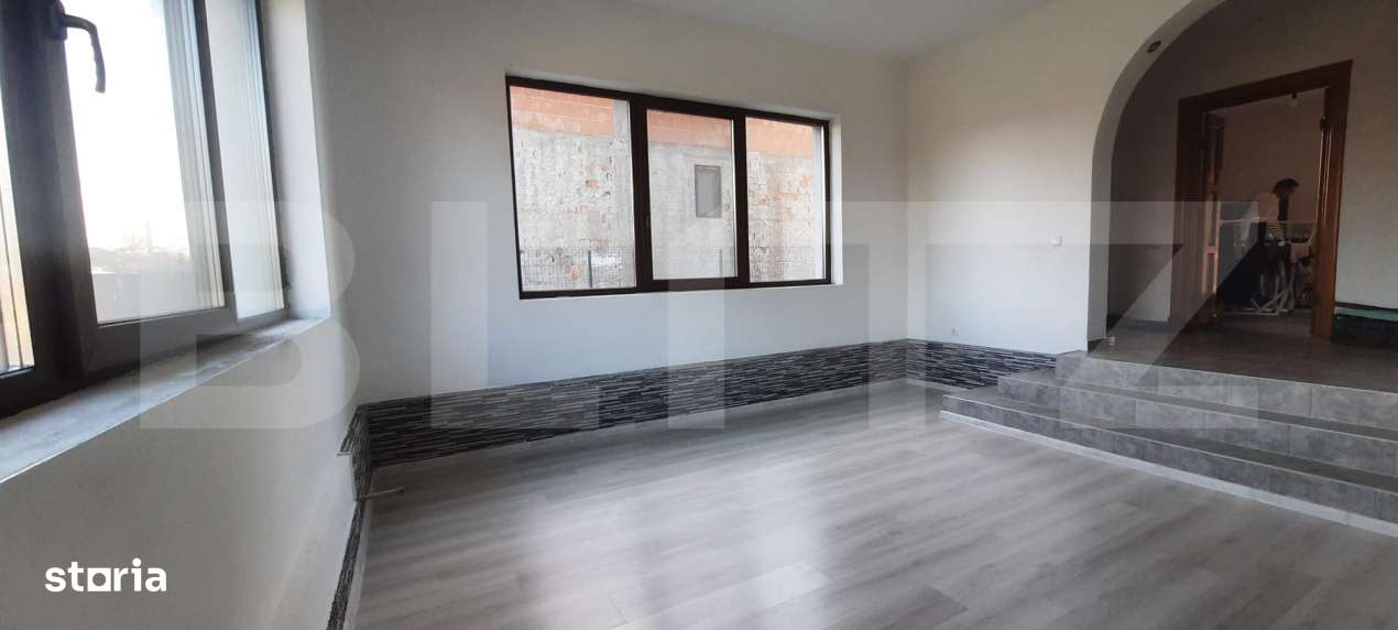 Casa de vanzare, 210 mp, Comuna Micula - Imagine principală: 2/11
