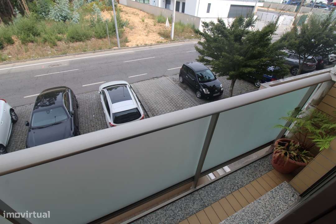 Apartamento T3 em São João de Ver com garagem fechada 3 viaturas-21