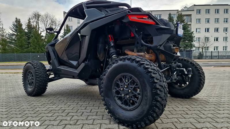 Polaris RZR - 16