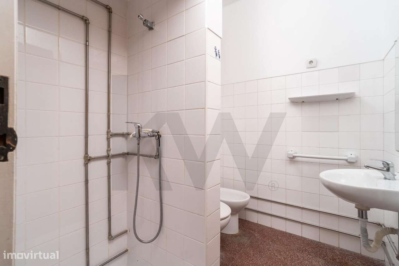 2 Apartamentos T8 + Piso Independente | 3 Garagens | Coimbra-31