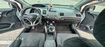 Honda Civic 1.8 LX Coupe - 26