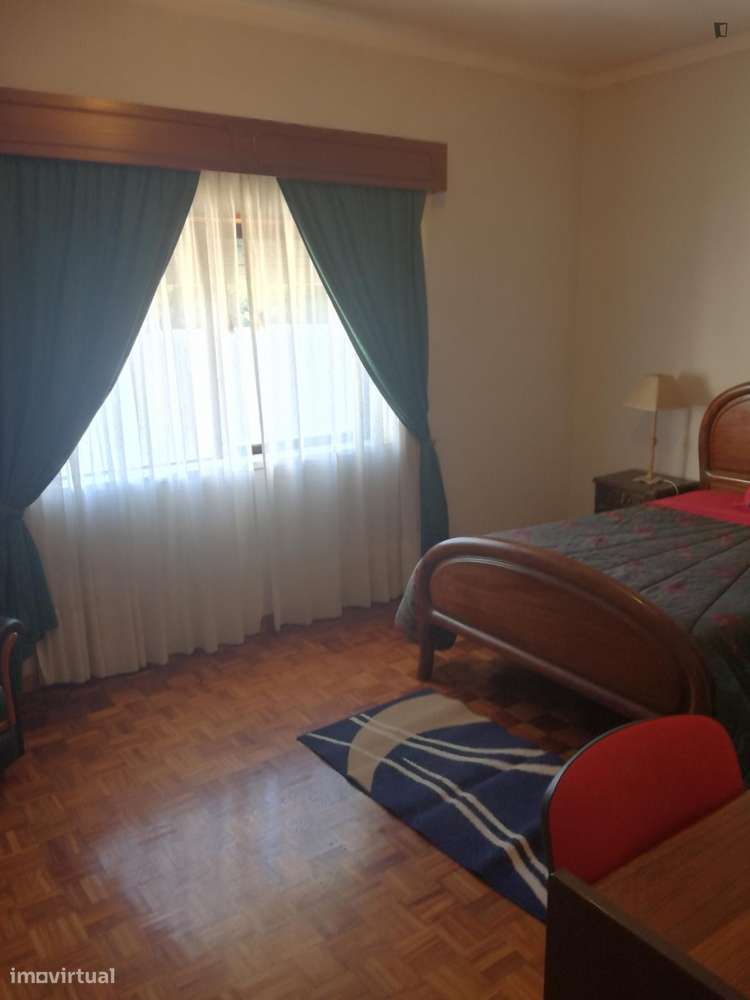 Quarto - localizado em São Martinho de Bispo Coimbra - Grande imagem: 5/10