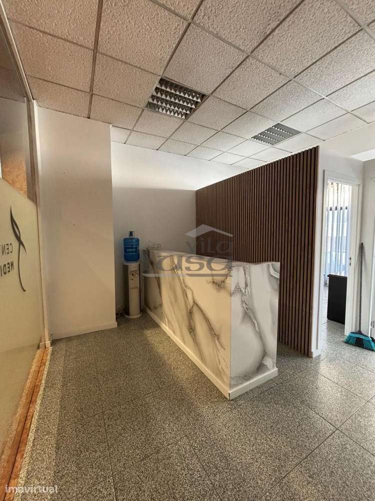 Loja no Centro Comercial Brasilia com vista para a Rua - Grande imagem: 5/21