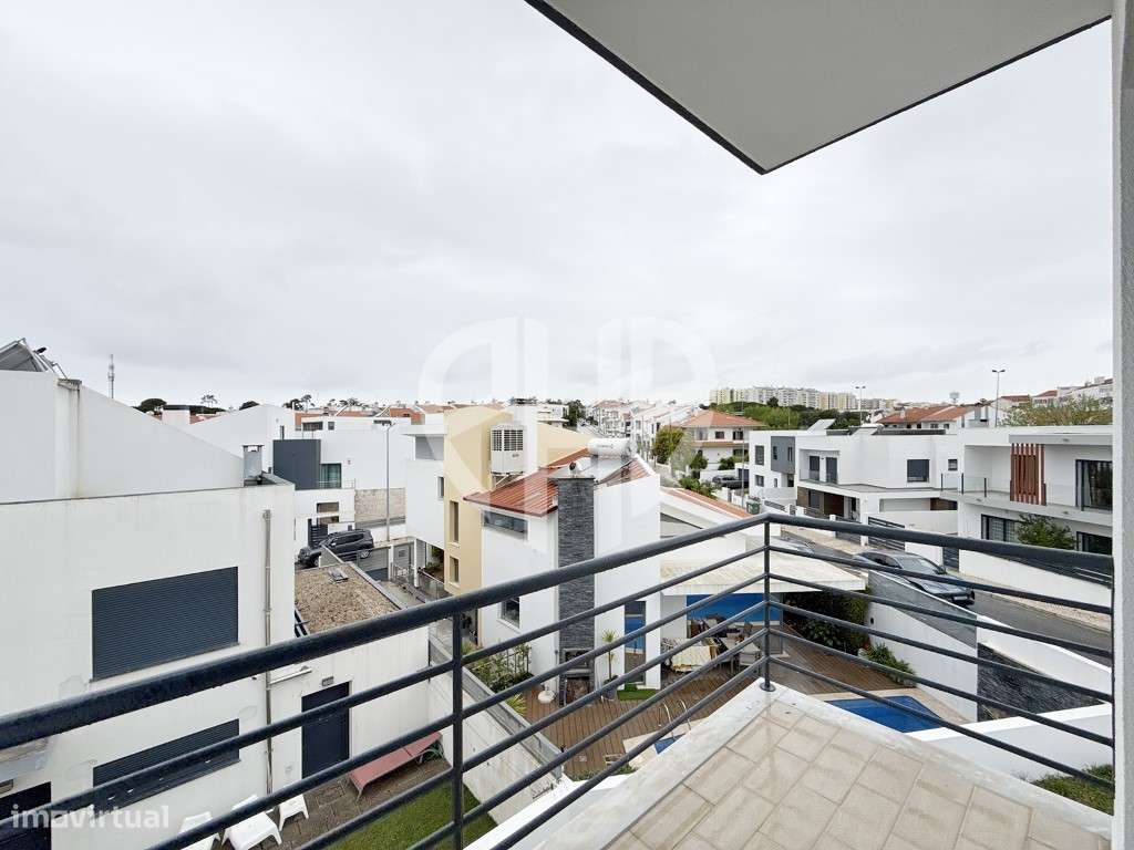 Exclusiva Moradia T5 de Arquitetura Contemporânea em Almada - Feijó-22