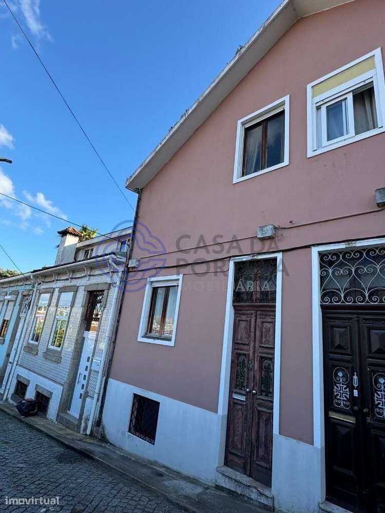 Moradia com PH para 2 T1+1 - Grande imagem: 2/17