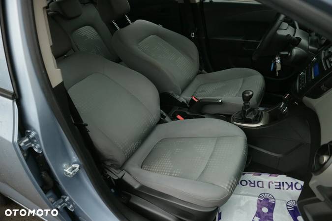 Chevrolet Aveo 1.2 LS - 27