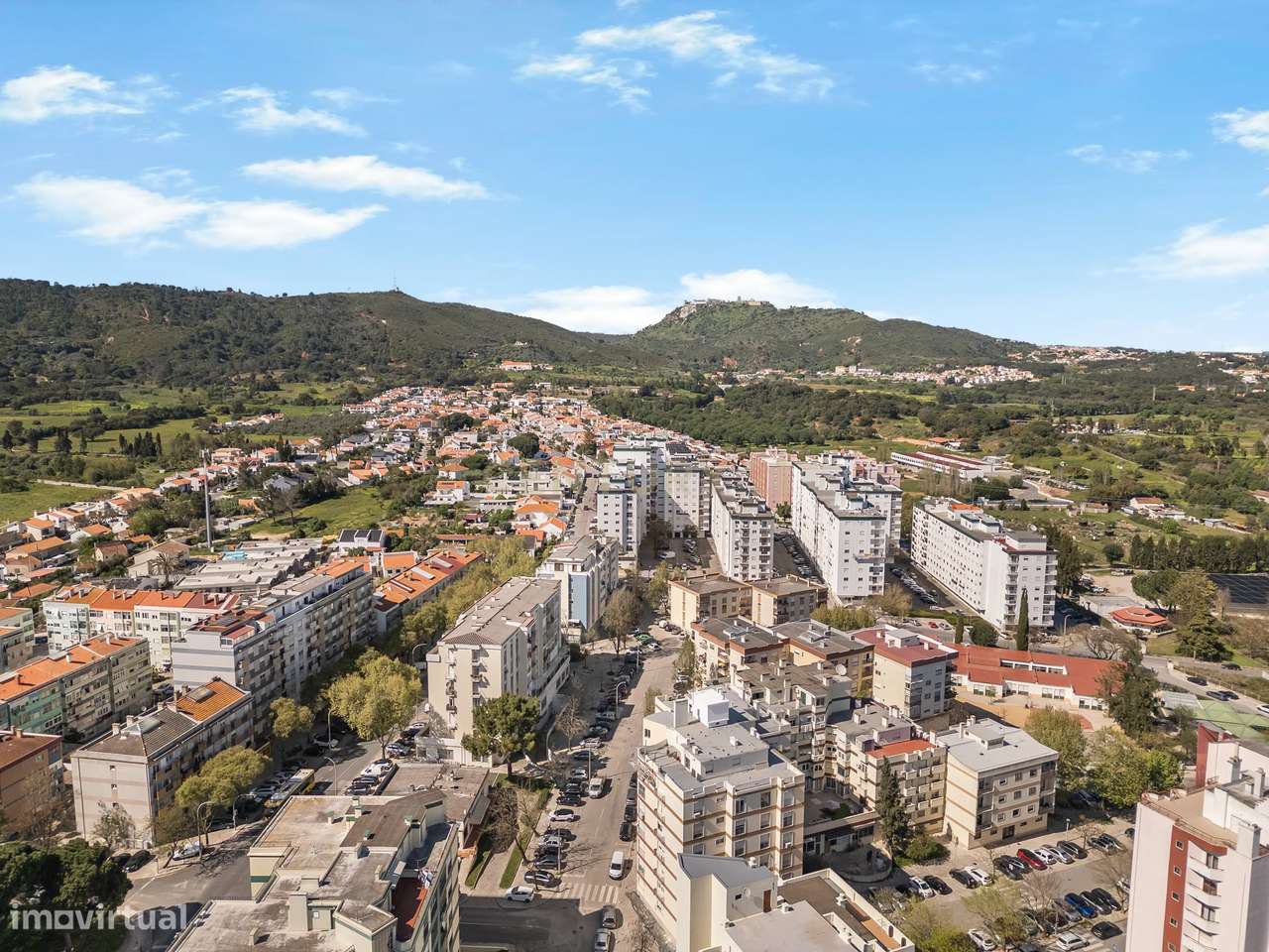 Espaçoso Apartamento T3 Totalmente Renovado em prédio com elevador no-34