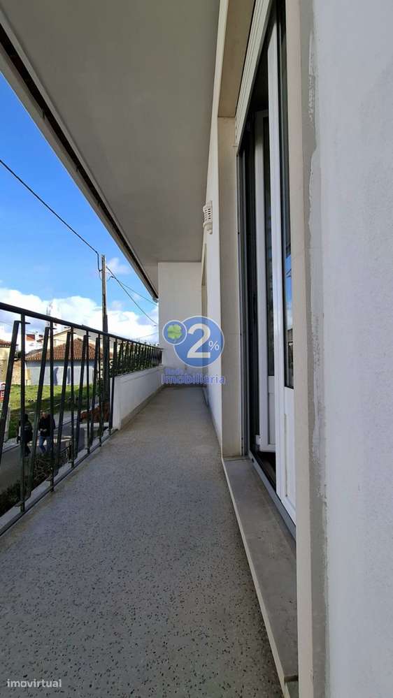 Apartamento T5 Duplex com Logradouro - Pousos-16
