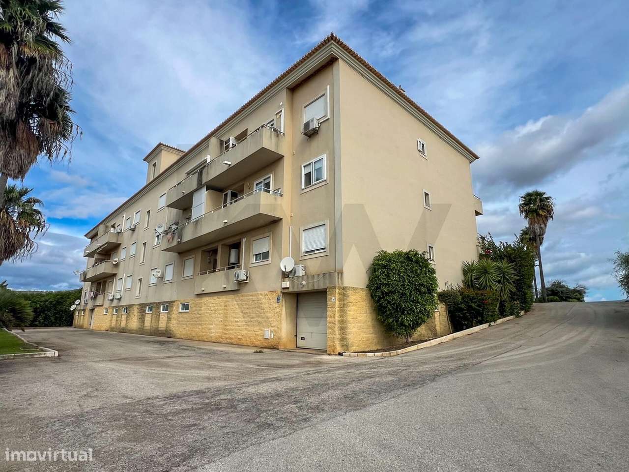 Apartamento T2 na Urbanização Cerro Azul – Conforto, Lazer e Localizaç-30