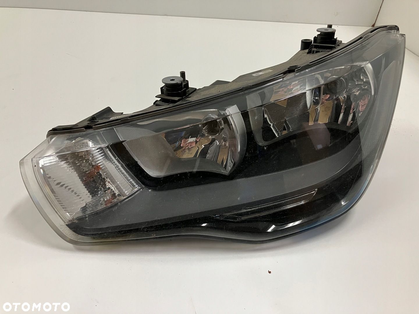 Lampa lewy przód lewa Audi A1 8X 8X0941003A Anglik - 1