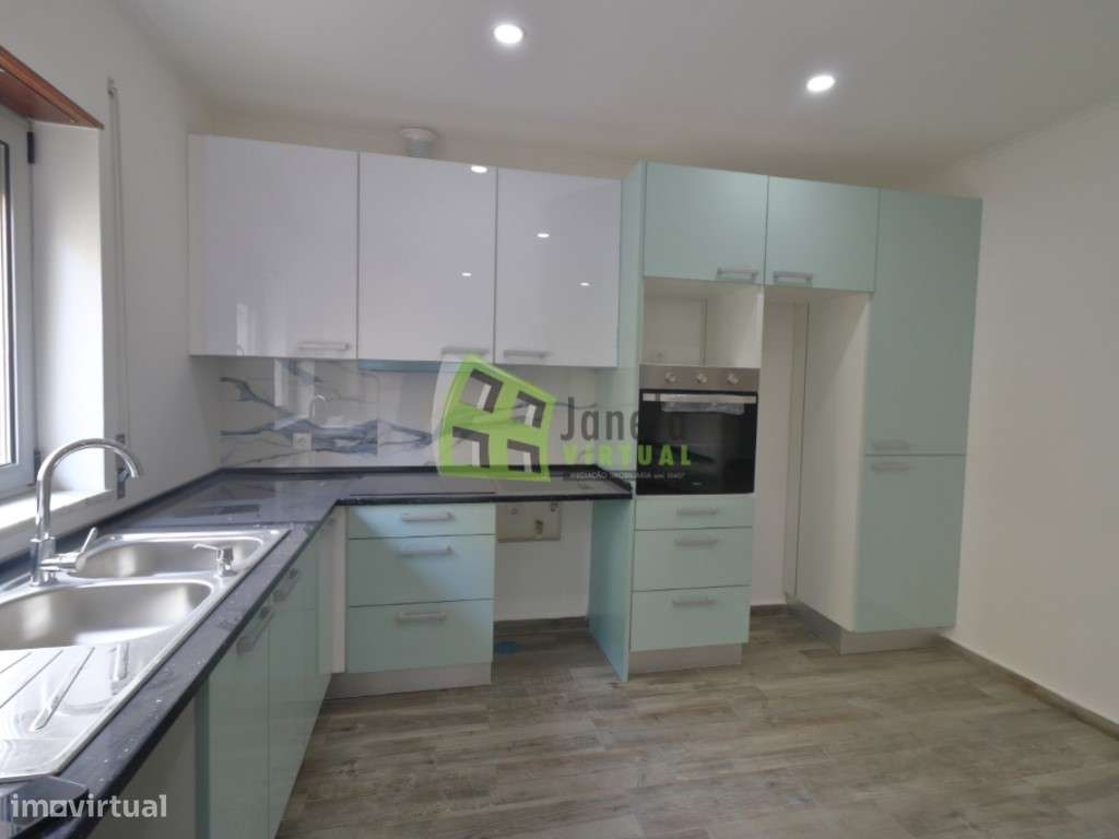 Apartamento T2 Remodelado - Baixa da Banheira - Grande imagem: 4/13