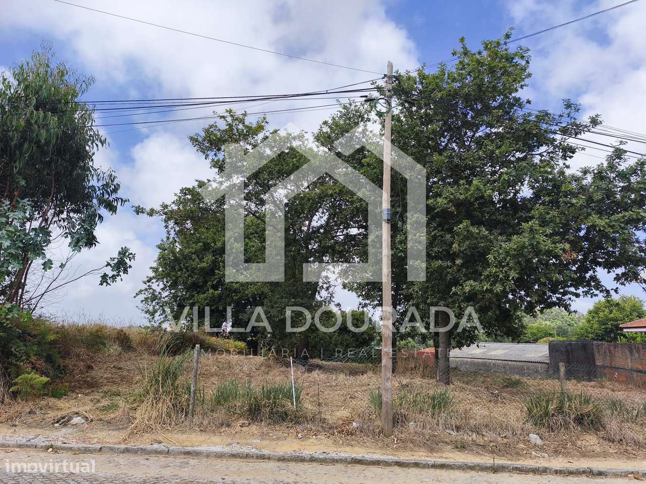 Terreno Urbano com 600 m2 Em vila Nova de Gaia-0