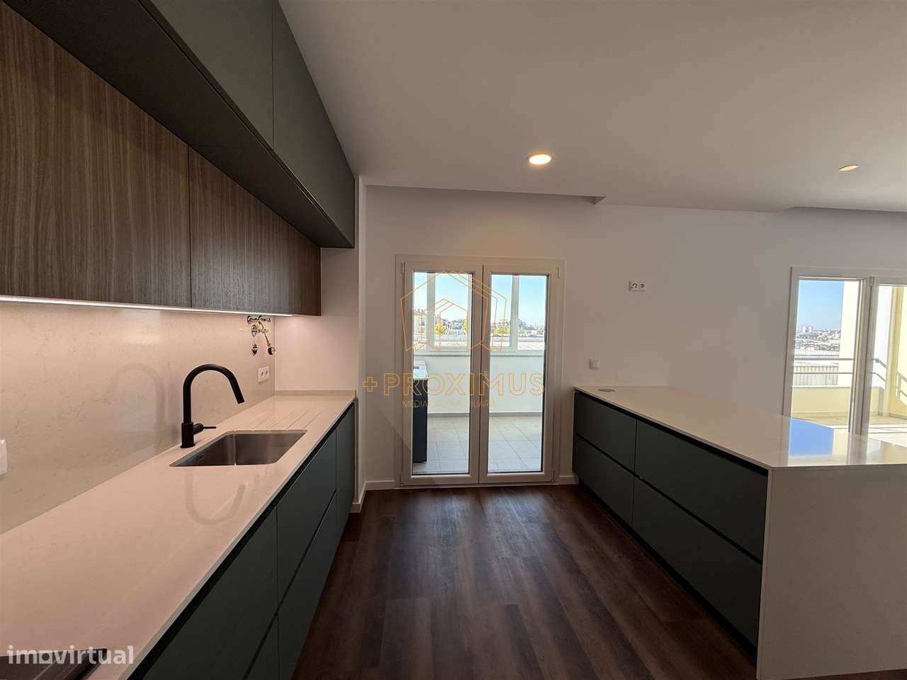 Apartamento T3 novo c/ garagem e terraço– Tavarede-10