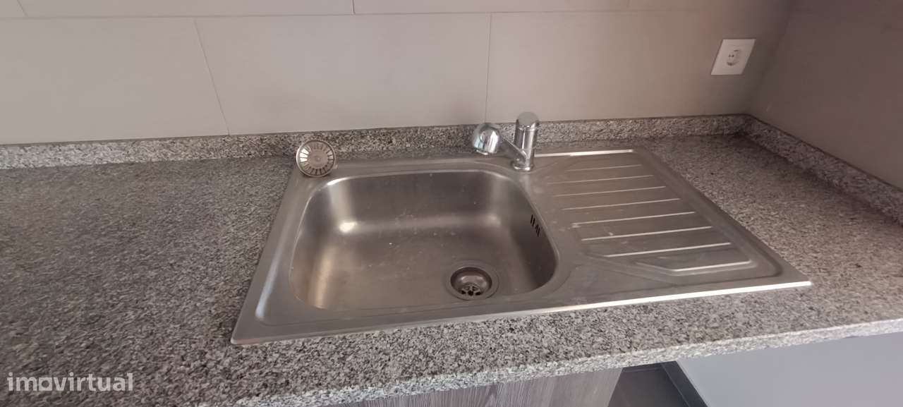 Moradia V5 com logradouro e 10 boxes para cavalos-6