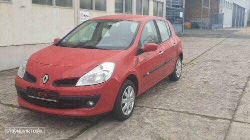 Renault Clio 1.5 DCI de 2007 para peças - 1