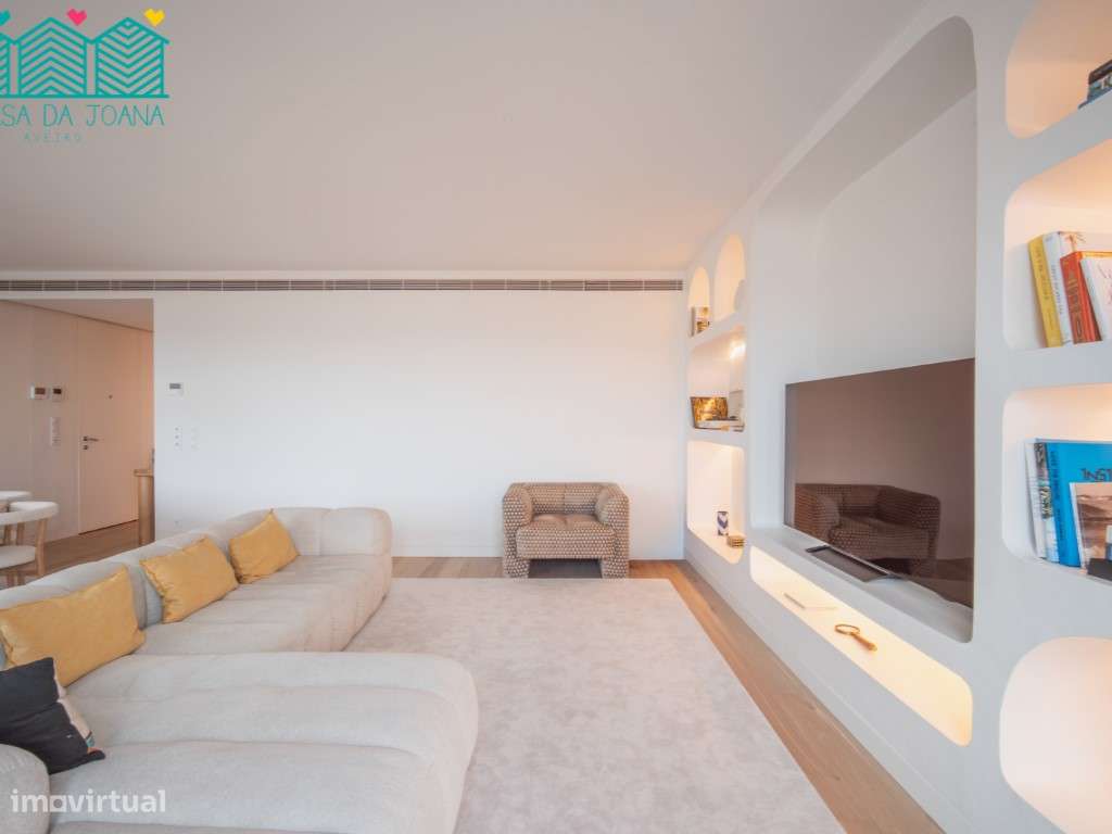 Apartamento T4 com Lugares de Garagem no Centro de Lisboa-13