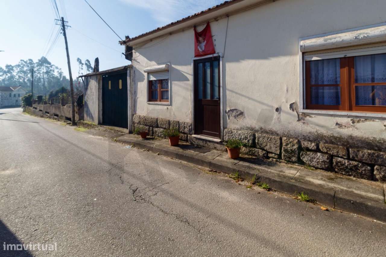 Moradia T2 para Recuperar em Pedroso, + terreno 1.072 m2 com viabilida-2