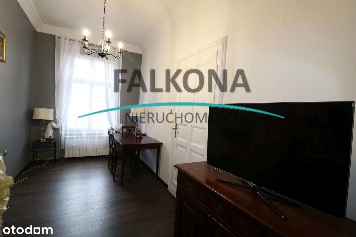 Przestronne mieszkanie w samym centrum miasta-8