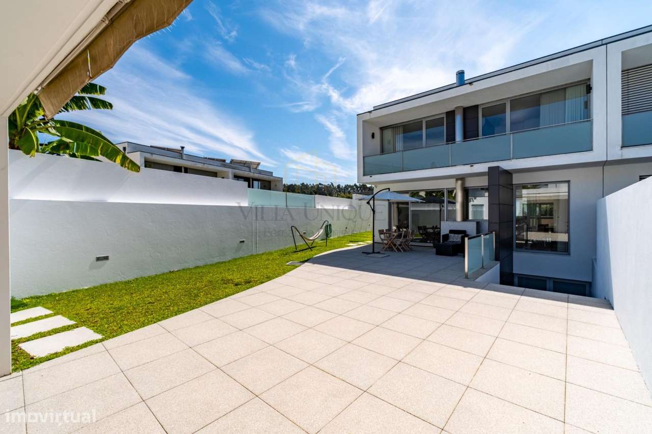 Moradia Geminada T3 com Suite, Jardim de Inverno, Garagem Fechada...-39