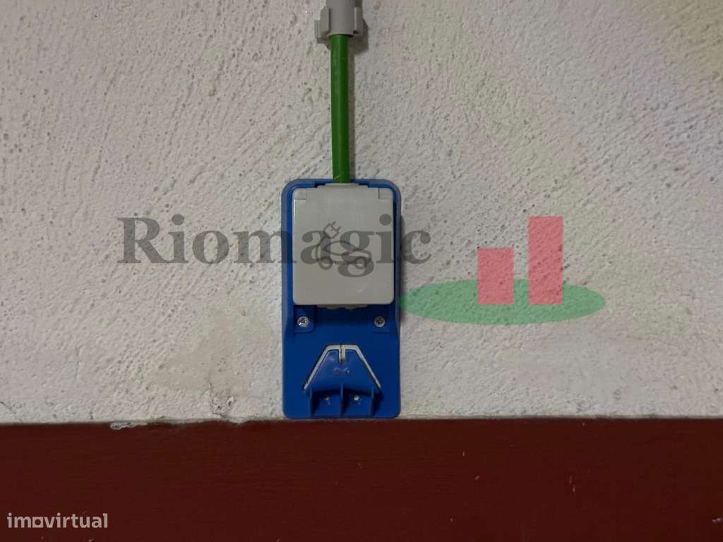 Lisboa Benfica - Estacionamento com Carregamento Eléctrico - Grande imagem: 4/10