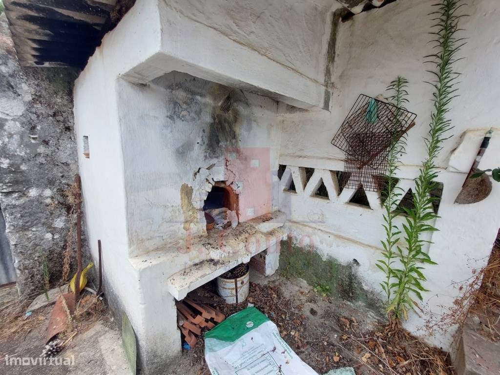 Casa Antiga para Restauro, Salir de Matos-7