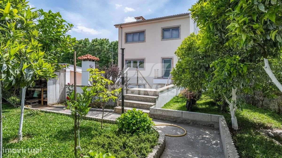 Moradia Gaveto T4-36