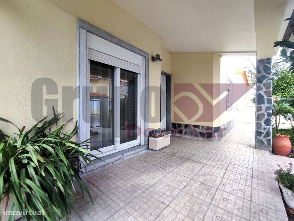 Moradia Isolada T5 com Garagem e anexo em Quinta do Conde-3