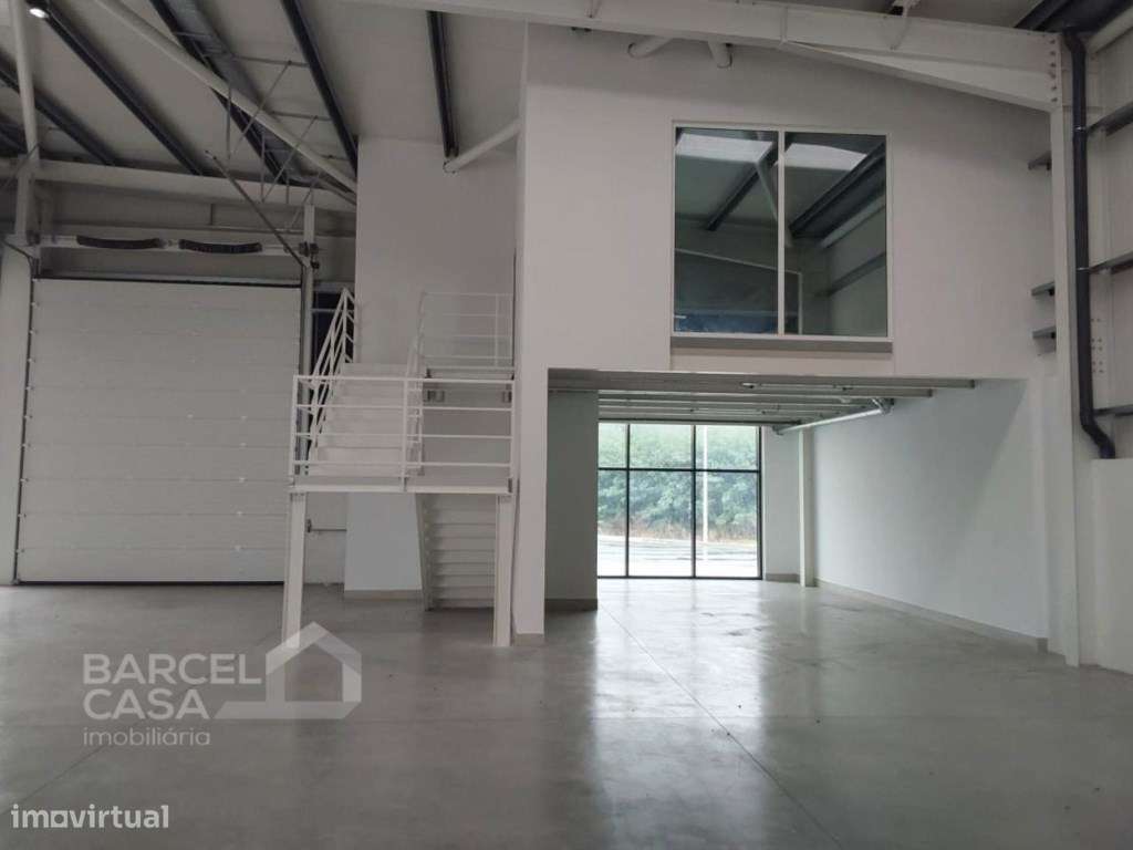 Armazém industrial em Rio Covo (Sta Eulália) - Barcelos - Grande imagem: 3/9